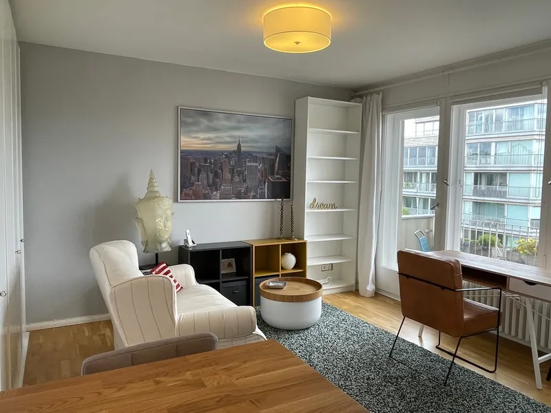 Möbiliertes Apartment am Lehniner Platz mit Blick auf den Kurfürstendamm — photo 1
